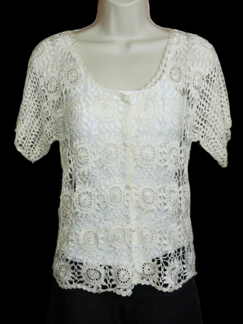 Ronni Nicole Cream Crochet Top Short Sleeve Button Size Small